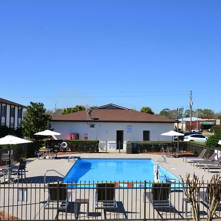 Americas Best Value Inn & Suites-Фолеи Екстериор снимка