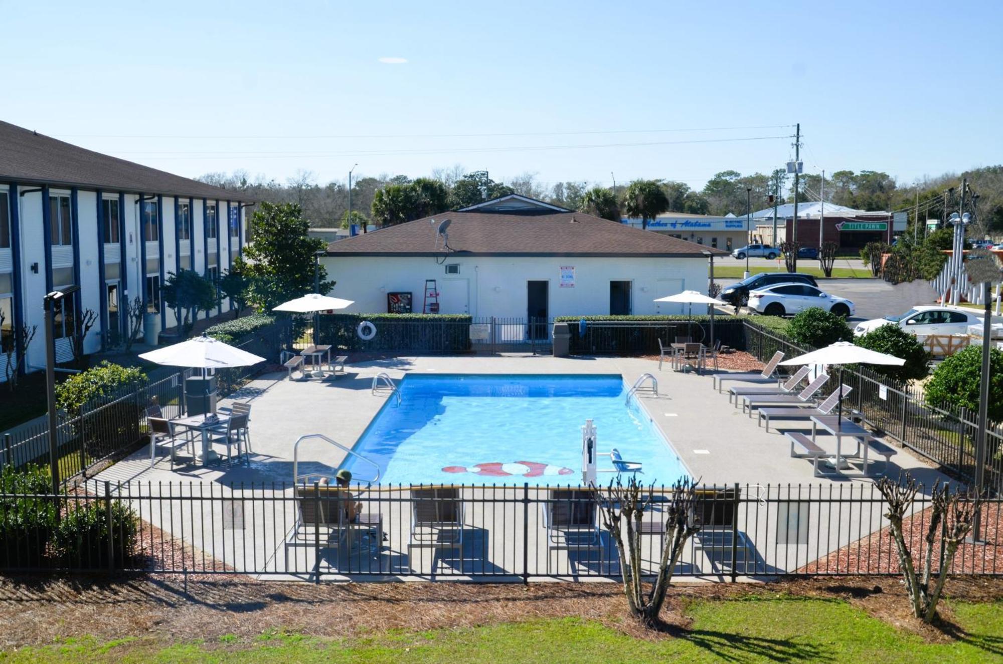 Americas Best Value Inn & Suites-Фолеи Екстериор снимка