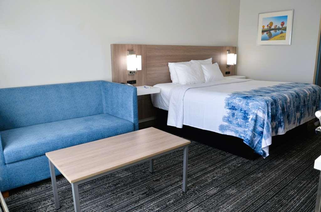 Americas Best Value Inn & Suites-Фолеи Стая снимка
